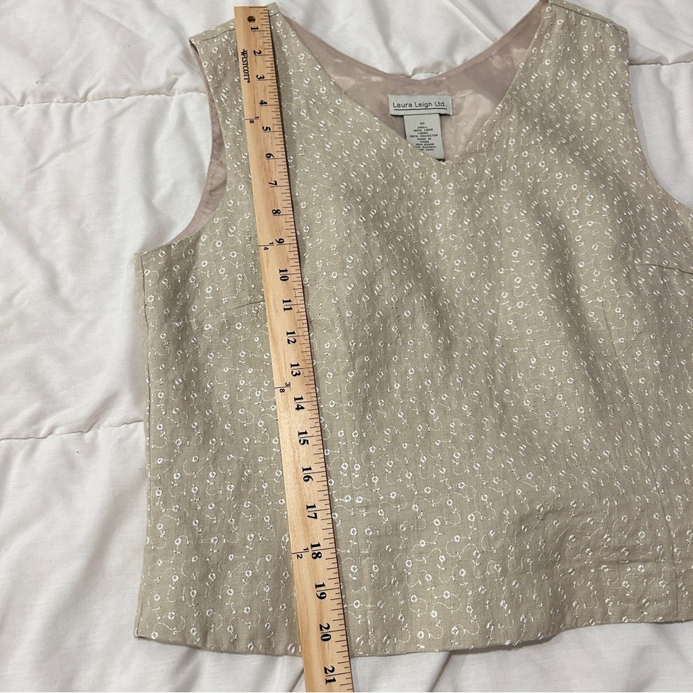 Vintage 90’s Cream Floral Textured V-Neck Sleeveless Top w/ Side Zipper - Picture 6 of 6